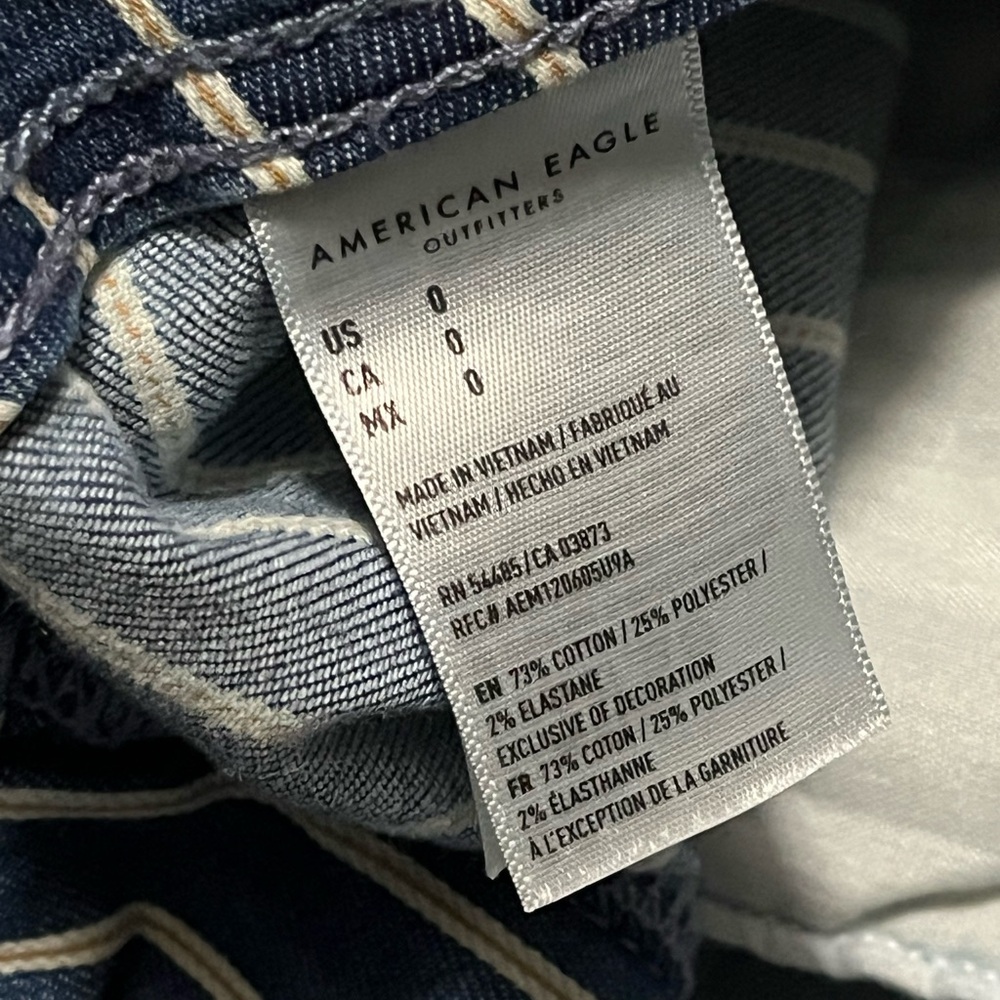 American Eagle Shorts - Picture 5 of 5